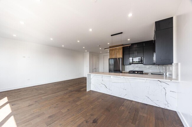 Foto del edificio - 3008 W Belmont Ave