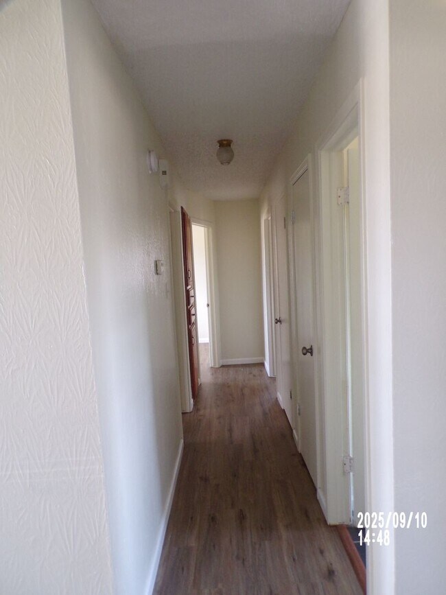 Building Photo - Great home close to Voch-tech, southwester...