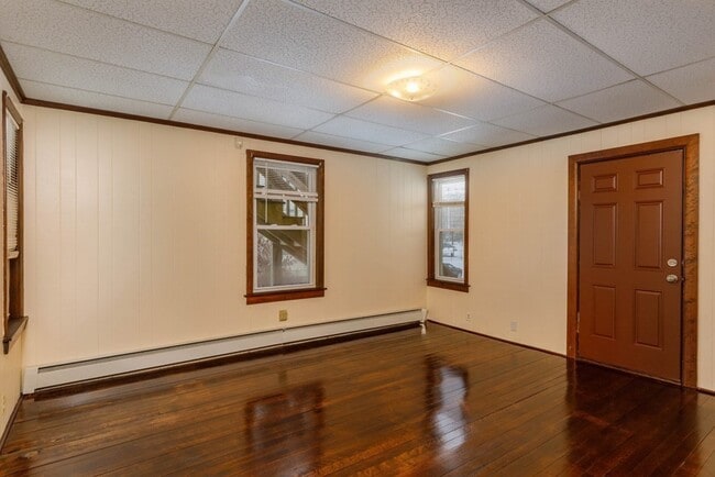 Building Photo - 37 Vale St