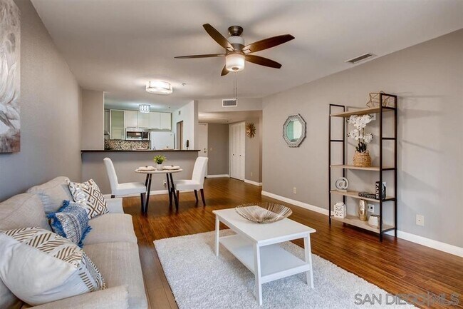 Foto del edificio - 5980 Dandridge Ln