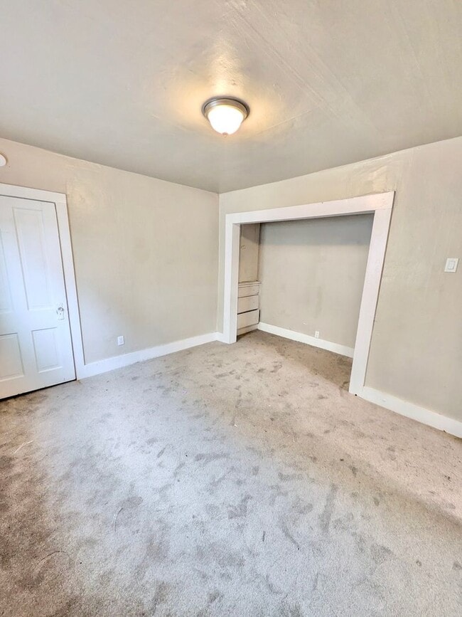 Foto del edificio - 1833 E 3rd St