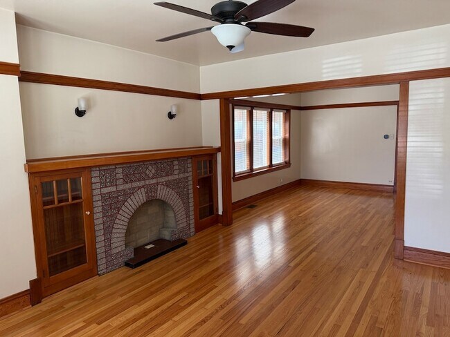 Foto del edificio - 2252 N Laramie Ave