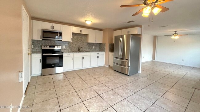 Building Photo - 10920 Witchaven St