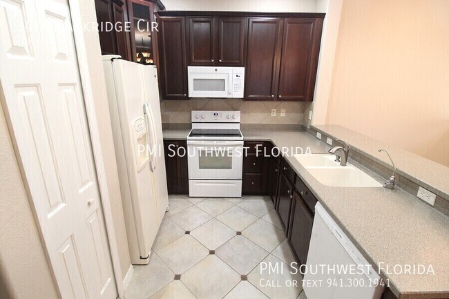Foto del edificio - 3474 Parkridge Cir