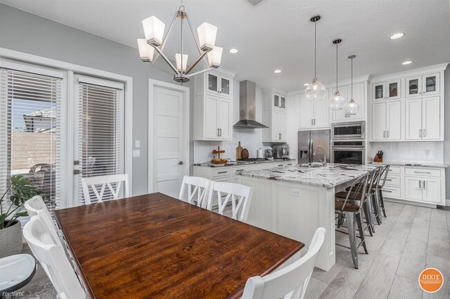 Foto del edificio - 5 br, 4.5 bath House - 2903 Sycamore Lane