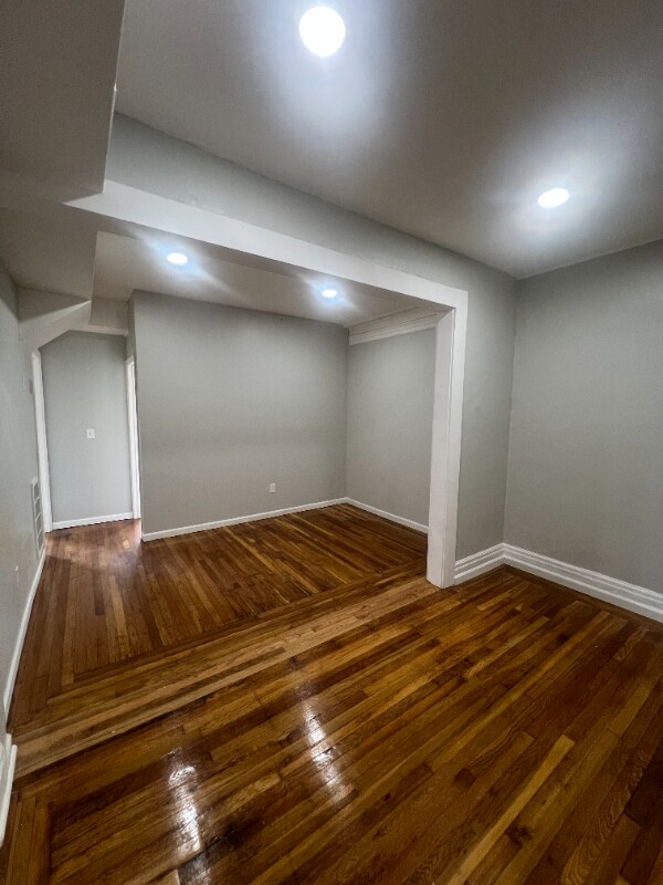 Foto del edificio - 311 Mt Prospect Ave