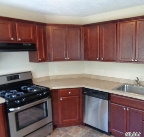 Building Photo - 30 McGowan Ln
