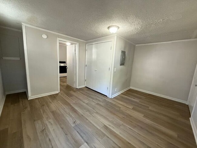Foto del edificio - Renovated 4 Bedroom Duplex Unit in South Nashville - Pet Friendly!