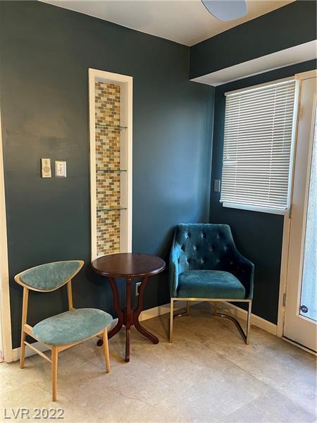 Foto del edificio - FULLY FURNISHED! & Recently renovated mid-term in downtown - close to arts district