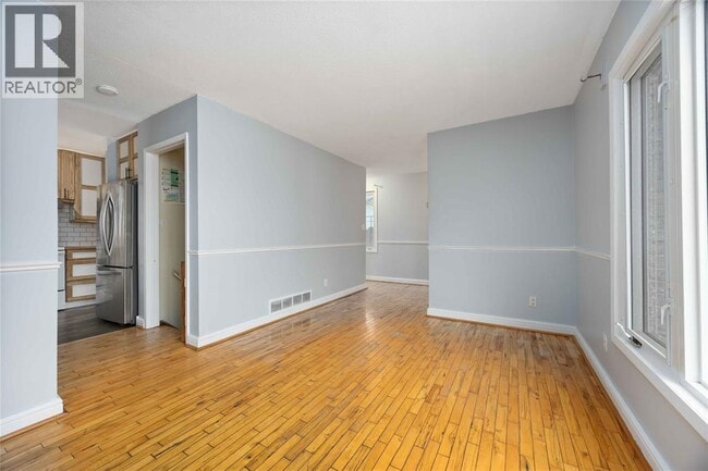 Building Photo - 111 Bedford Crescent