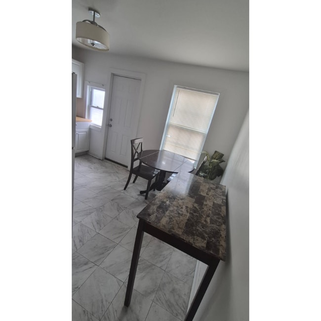 Building Photo - 511 Seagull Ave