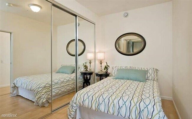 Foto del edificio - 1 br, 1 bath  - 1701 University Ave
