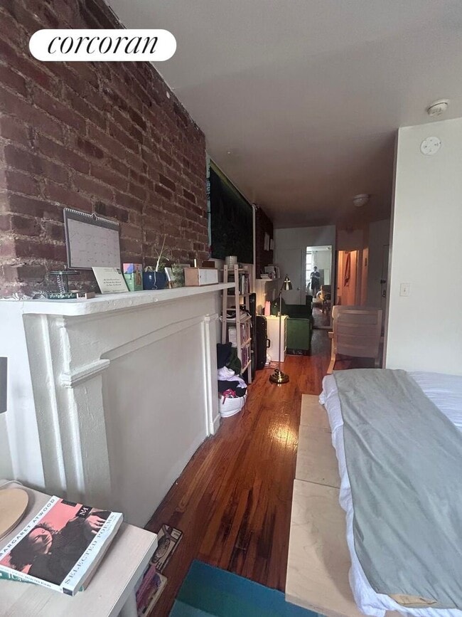 Building Photo - 536 W 47th St