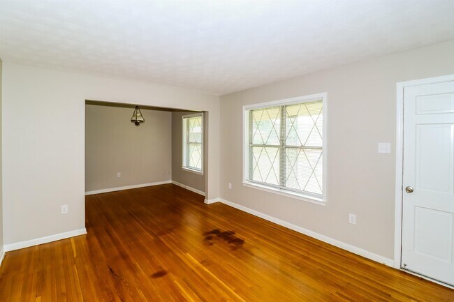 Foto del edificio - 1165 Finch Cove