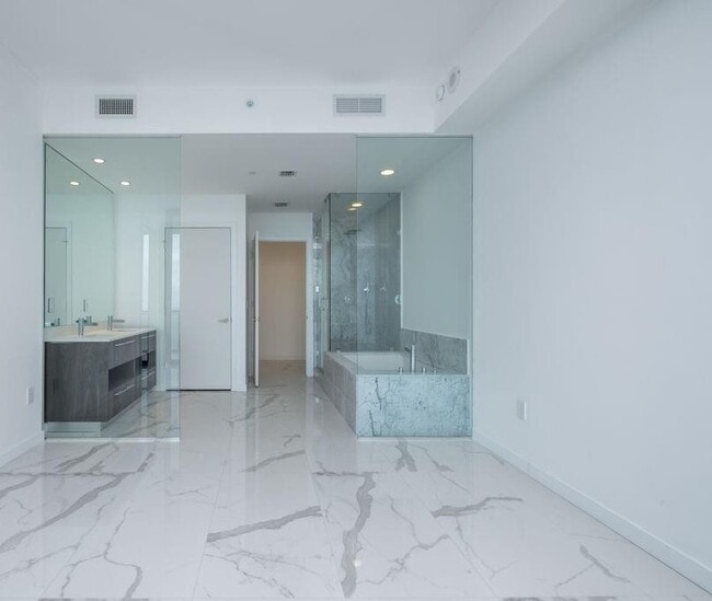 Foto del edificio - 480 NE 31st