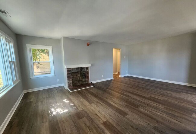 Foto del edificio - One-of-a-Kind 3 Bedroom Home with Renovated Kitchen & Spacious Yard