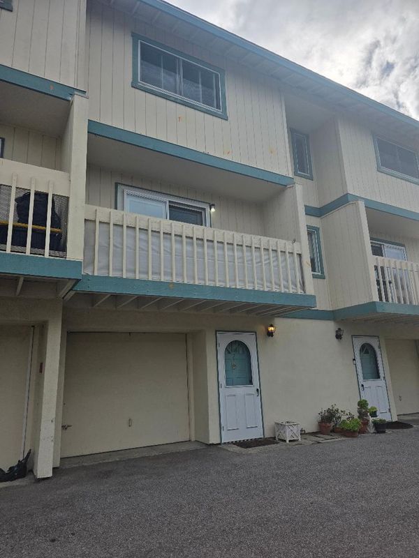 Primary Photo - 420 Dela Vina Ave