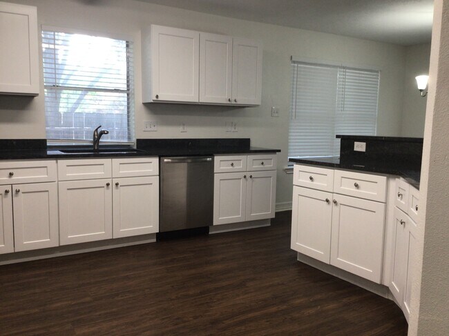 Foto del edificio - 16303 Mango Ridge Ct