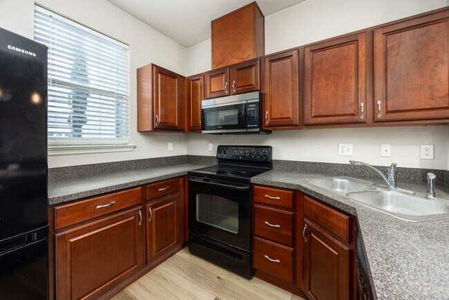 Building Photo - 2/2.5 Townhome in Sorrento