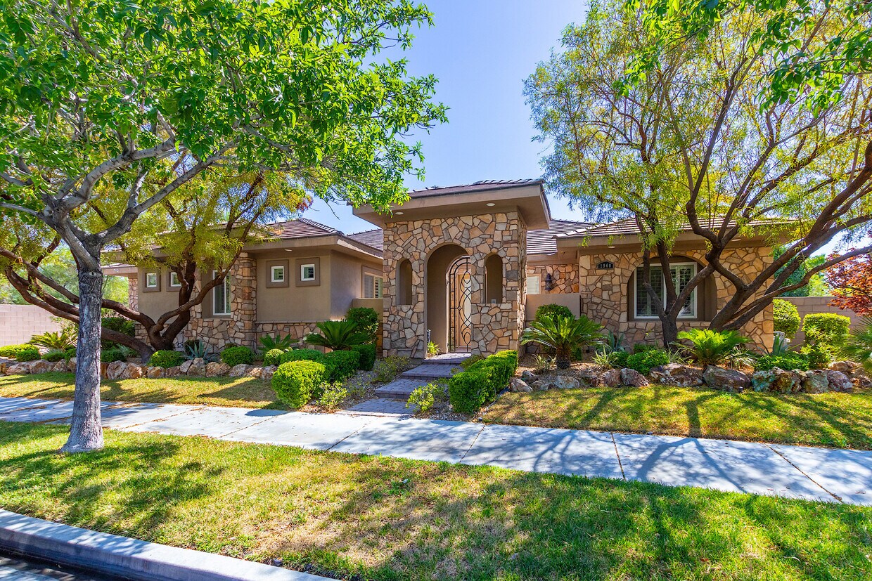 Primary Photo - 2960 American River Ln