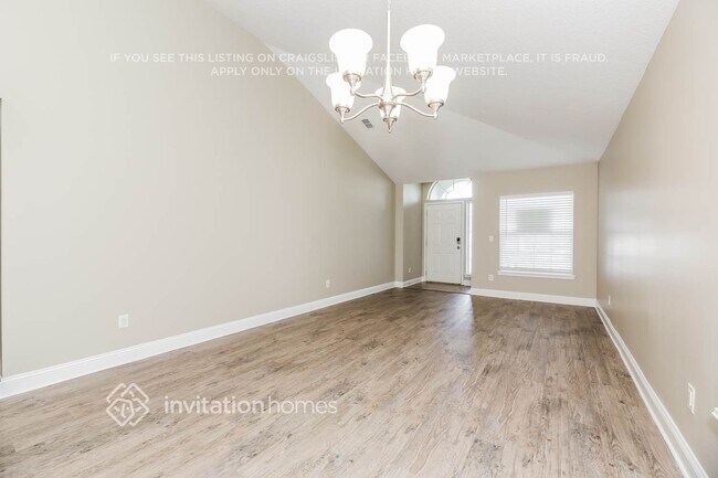 Foto del edificio - 14857 Falling Waters Dr