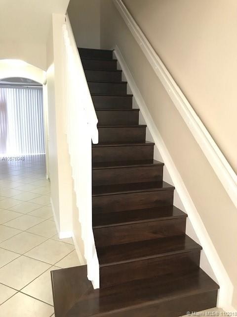 Foto del edificio - 985 SW 143rd Ave