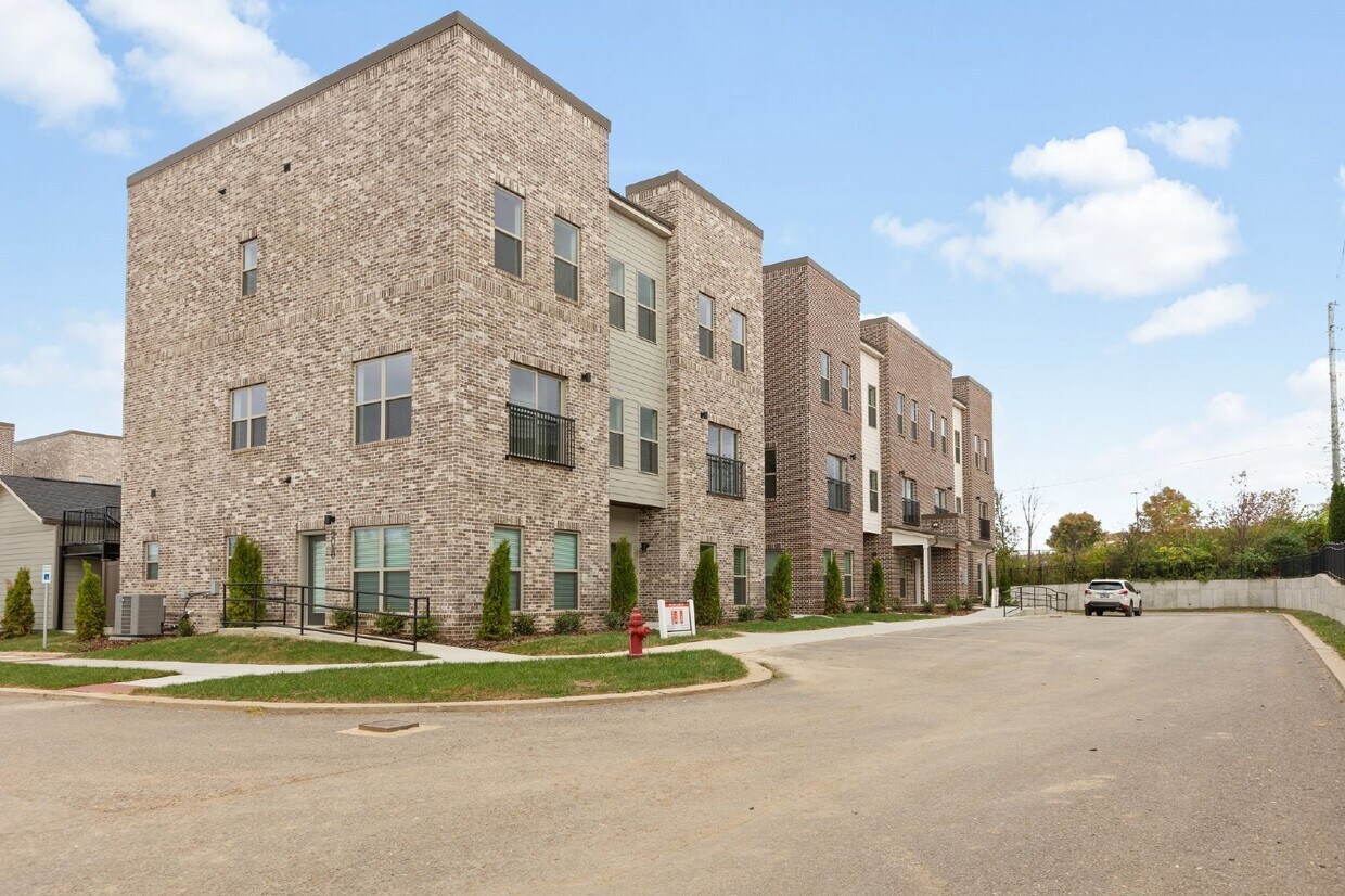 203 Folsom Pass, Spring Hill, TN 37174 Room for Rent in Spring Hill