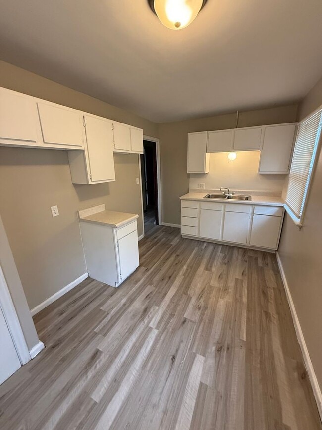 Foto del edificio - 3 bedroom 1 bath