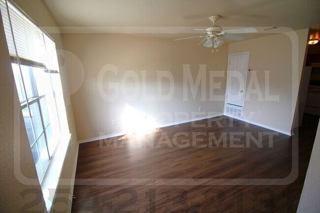 Foto del edificio - 3402 Barcelona Dr