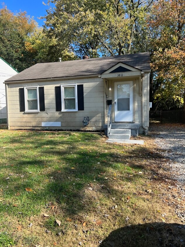 Primary Photo - 3811 Powell Ave