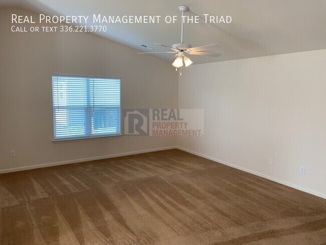 Foto del edificio - 3724 Hillrise Dr