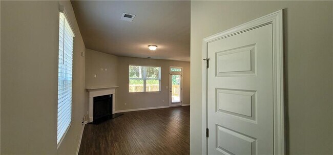 Building Photo - 1067 Lear Dr
