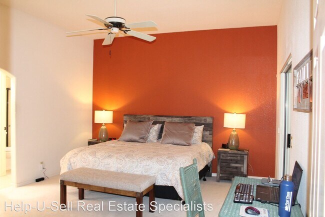 Building Photo - 3 br, 2 bath House - 2680 Edgewood Dr
