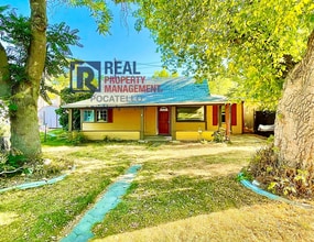 Building Photo - 542 S Garfield Ave