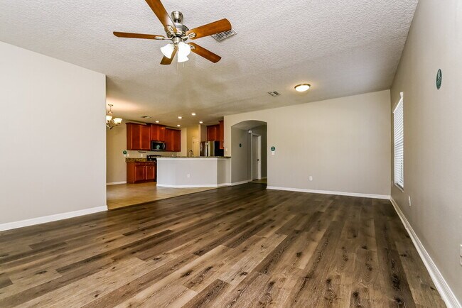 Building Photo - 6402 Trent Creek Dr