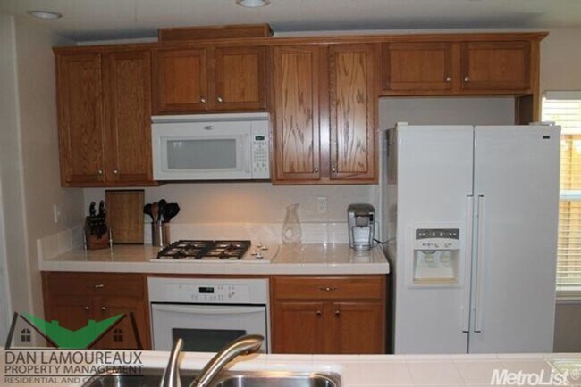 Building Photo - Springlake in Woodland