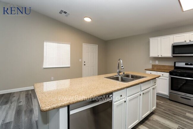 Building Photo - ??Move In Special - $500 Amazon Gift Card!