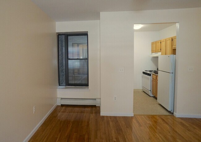 Building Photo - Stabilized Crown Heights ONE bedroom