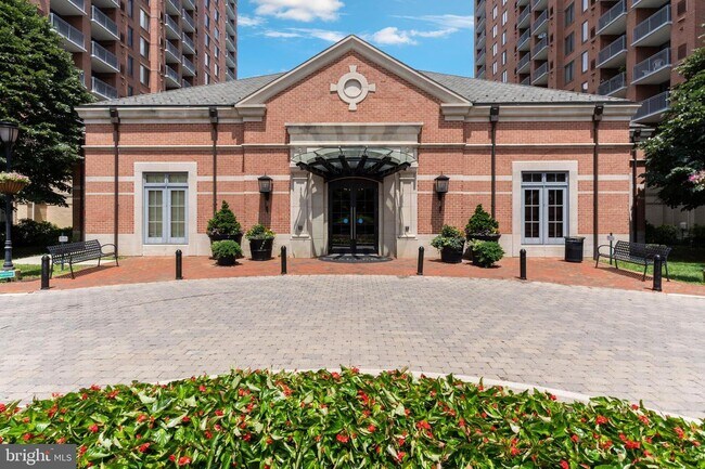Foto del edificio - 11710 Old Georgetown Rd