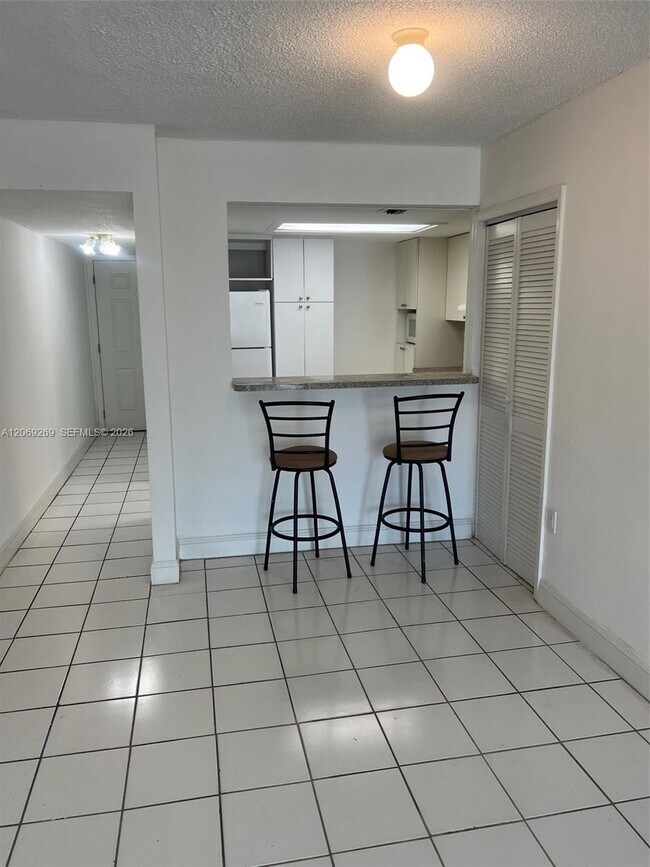 Foto del edificio - 10500 SW 8th St