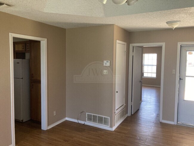 Foto del edificio - 2707 Sidewinder Dr