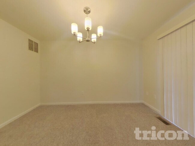 Foto del edificio - 10721 Esprit Pl