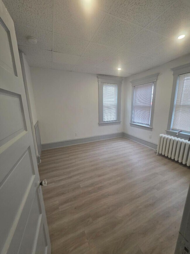 Foto del edificio - 105 S Victoria Ave