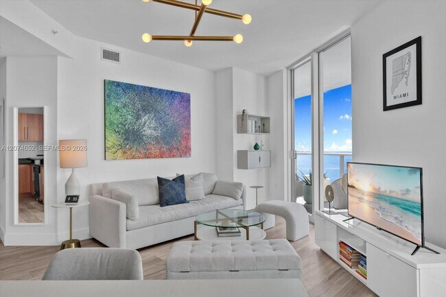 Building Photo - 300 S Biscayne Blvd