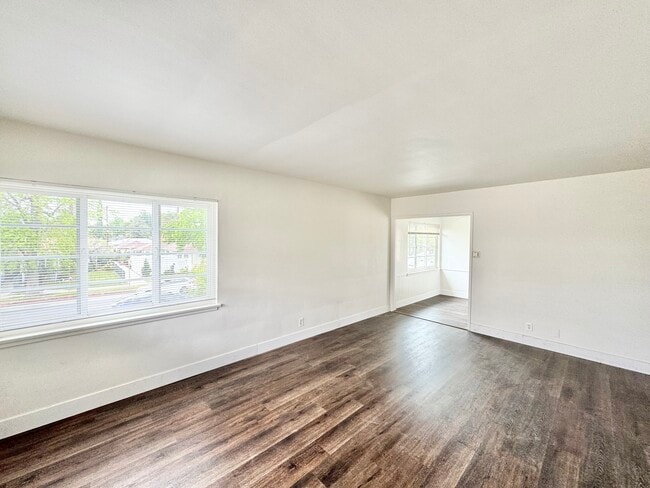 Building Photo - 5640 Kester Ave