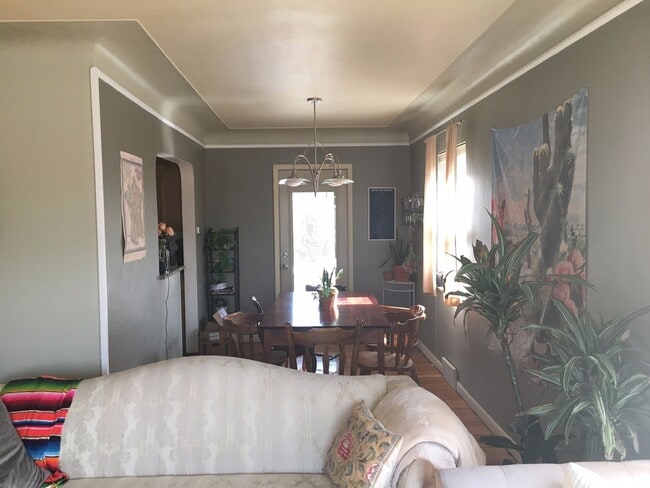 Building Photo - Live a Block Away from Sloan's Lake! Licen...