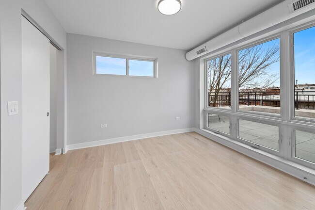 Foto del edificio - 4637 N Ashland Ave