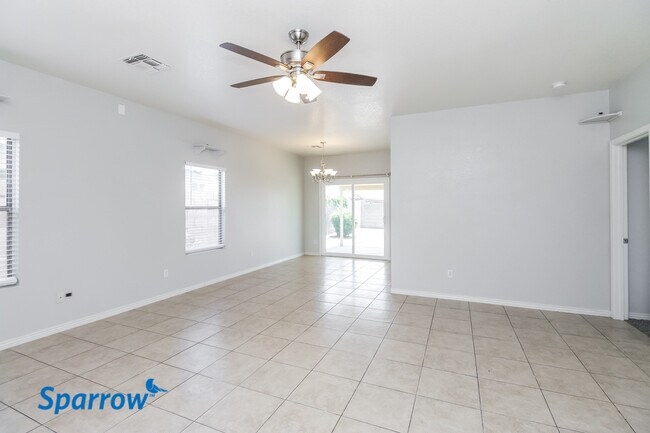 Foto del edificio - 10429 E ABILENE Avenue