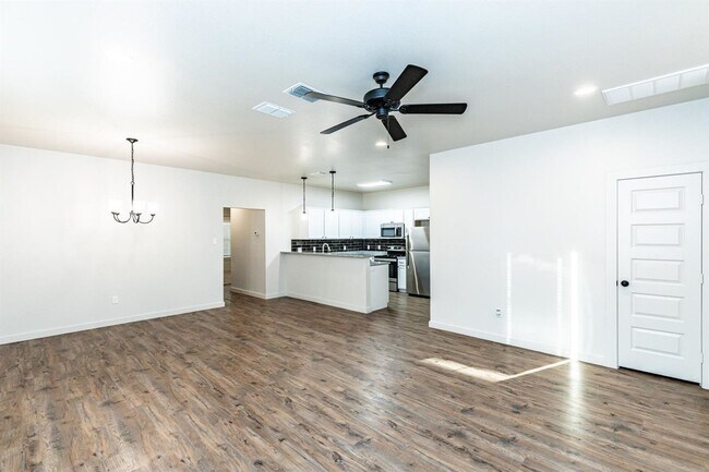 Foto del edificio - Gorgeous 2 bed Townhome in Wolfforth!!
