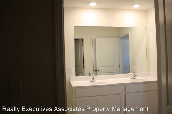 Building Photo - 4 br, 2.5 bath House - 207 Ibis Loop